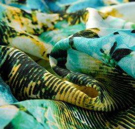 Viskozová letní látka digitální tisk květy tyrkysová