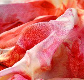 Viskozová letní látka digitální tisk abstraktní motiv květ