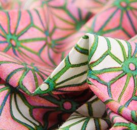 Úplet viskozový geometrický vzor růžová/zelená