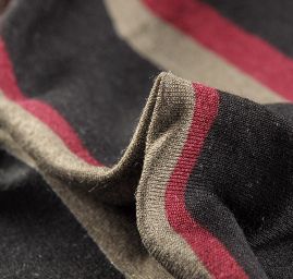 Úplet viskozový červené pruhy