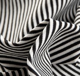 Úplet viskoza směs proužky černé