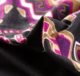 Úplet viskoza mayské ornamenty fialovočerný