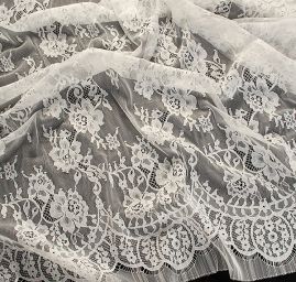 Efektní krajka výšivka na tylu motiv květin slonová kost