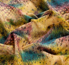 Žakárová látka tisk motiv hadí kůže fialová