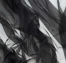 Tyl pružný jemný černé barvy