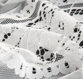 Krajka na mantilu květinový ornament slonová kost