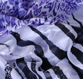 Hedvábný šifon zvířecí motiv fialovočerný