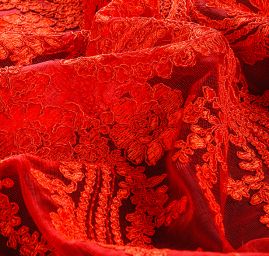 Krajka bordurová na tylu květy/ornament červená