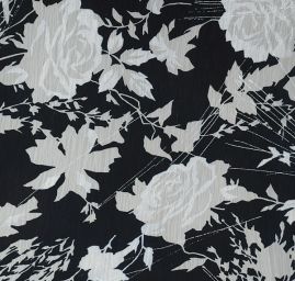 Šifon kreš z kolekce Black and White květy II.jakost