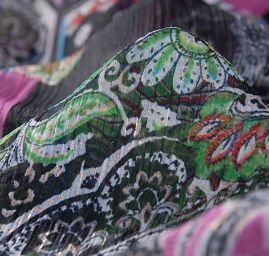 Plisovaný šifon patchwork kašmírový vzor/květy