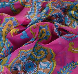 Plisovaný šifon kašmírový vzor růžová