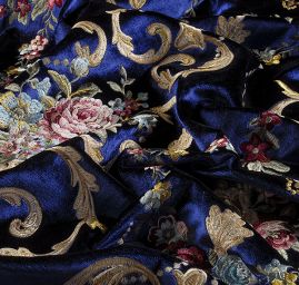 Samet s barokní květinovou  výšivkou modrý