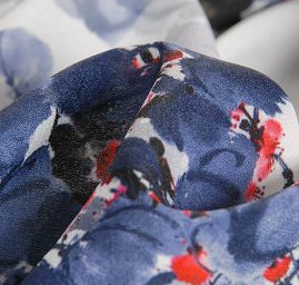 Krepdešín tisk květ višně fialovošedý