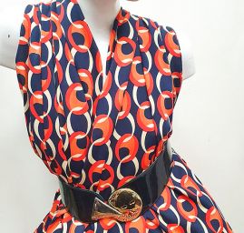 Viskozová šatová látka geometrický vzor  tmavě modrá