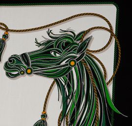 Hedvábný krepdešín kupón motiv koně zelený