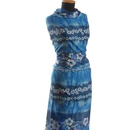 Bavlněný etamín květinový motiv modrá/bílá 