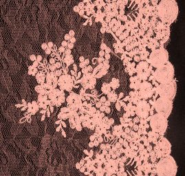 Krajka výšivka na vzorovém tylu lososové barvy