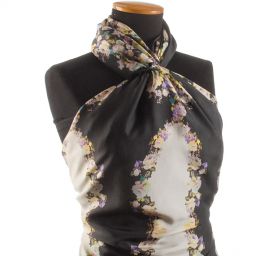 Hedvábná látka romantický vzor květin fialová