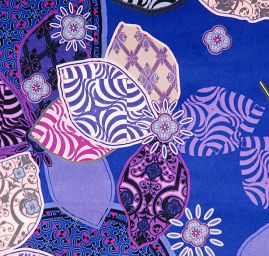 Samet digit tisk květinový motiv fialový