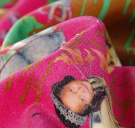 Exkluvzivní samet avantgardní vzor malý růžový podklad