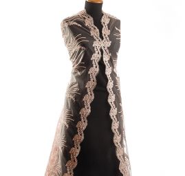 Krajka bordurová výšivka na tylu květy pudrová 