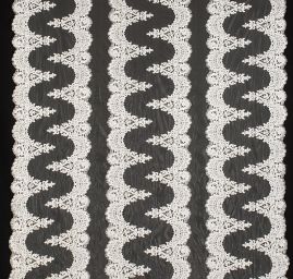 Krajka na tylu výšivka květiny slonová kost