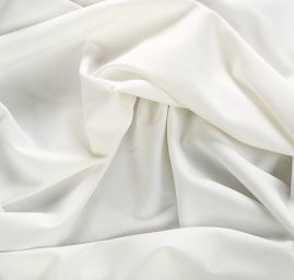 Jemný viskozový úplet smetanové barvy