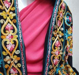 Flauš směs černý s ornamentální výšivkou