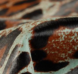 Pravá useň teletina tisk velké skvrny tyrkys