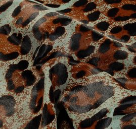 Pravá useň teletina tisk velké skvrny tyrkys