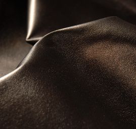 Pravá useň jehněnitna tm.hnědá 