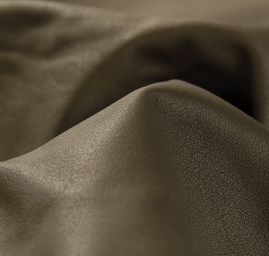 Pravá useň jehnětina tm. khaki