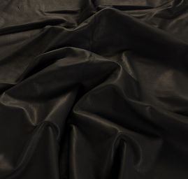 Pravá useň jehnětina černá