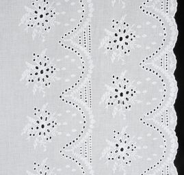 Krajka madeira vzor květy a vlnky bílá