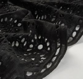 Krajka madeira vzor velký květ černá