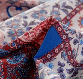 Šatová látka imitace hedvábí květy paisley vzor