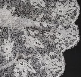 Efektní krajka pošitá korálky sněhově bílá 