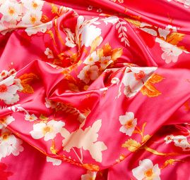 Atlas kimono variace pnoucích květů růžová