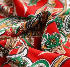 Viskozová šatová látka paisley vzor červená zelená
