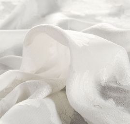 Šifon plastický květ lomená bílá II.jakost