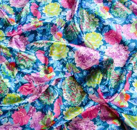 Atlas romantický vzor květin malý modrý