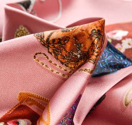 Atlas motiv společenské večerní kabelky pastel růžová