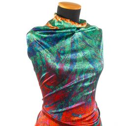 Atlas motiv fragmenty květin a listů červená/zelená