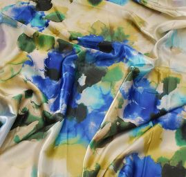 Satén vzor růží do modra