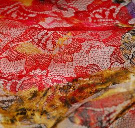 Krajka tylová pestré barvy