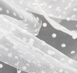 Tyl šatový sametový flock puntík bílý 