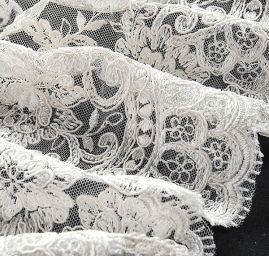 Krajka výšivka na tylu smetanová květinový vzor