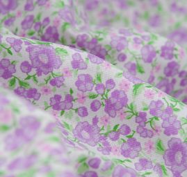 Bavlněná látka tisk kytičkový motiv fialková