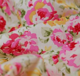 Bavlněná látka z kolekce Dapper kytičkový motiv