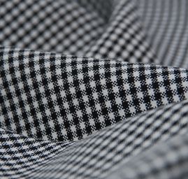 Bavlněná látka oboustranná kostka černá/bílá